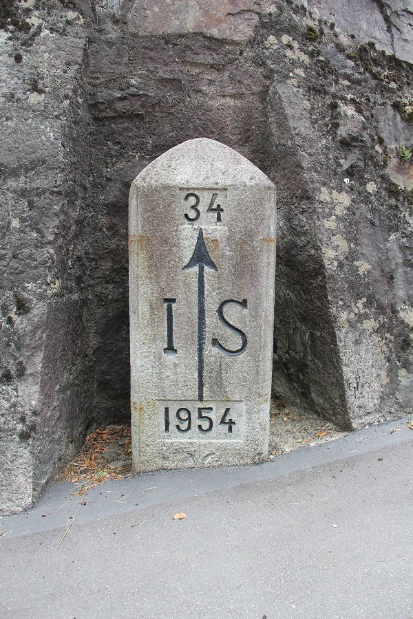 Hauptgrenzstein Nr. 34 1809 geändert 1954 Graubünden Italien